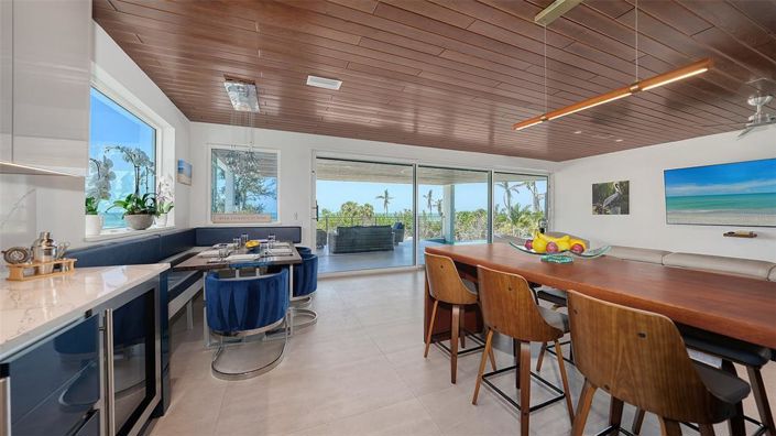 Image No.15-4 Bed Property for sale