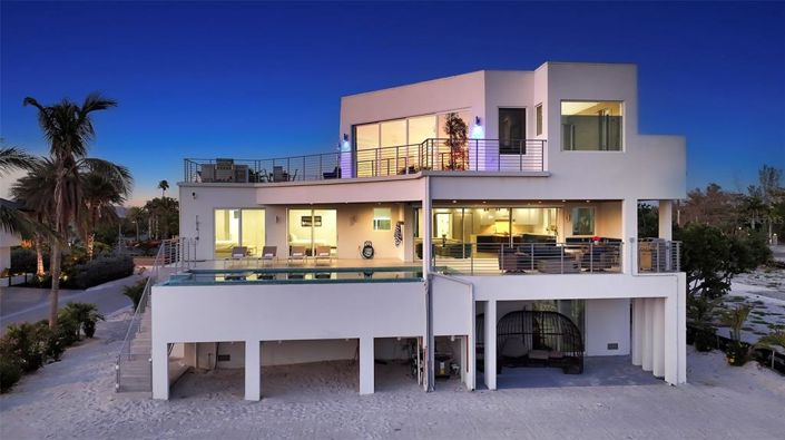 Image No.2-4 Bed Property for sale