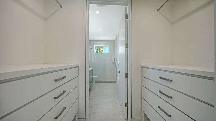 Image No.24-4 Bed Property for sale