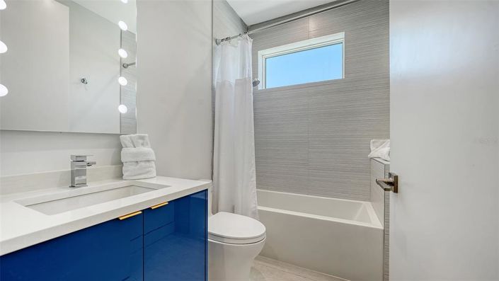 Image No.28-4 Bed Property for sale