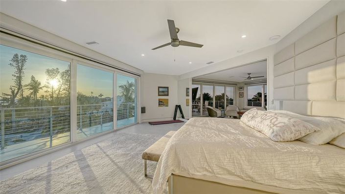 Image No.44-4 Bed Property for sale