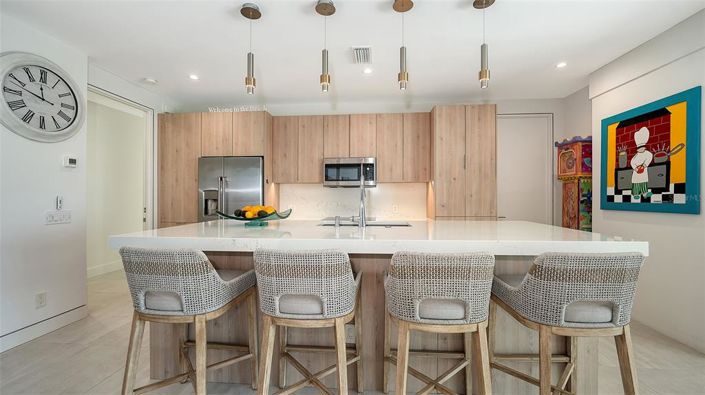 Image No.50-4 Bed Property for sale