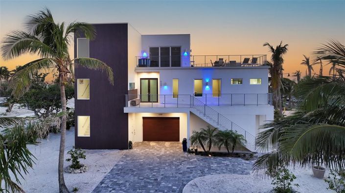 Image No.53-4 Bed Property for sale