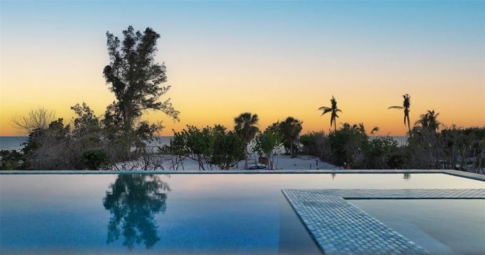 Image No.6-4 Bed Property for sale