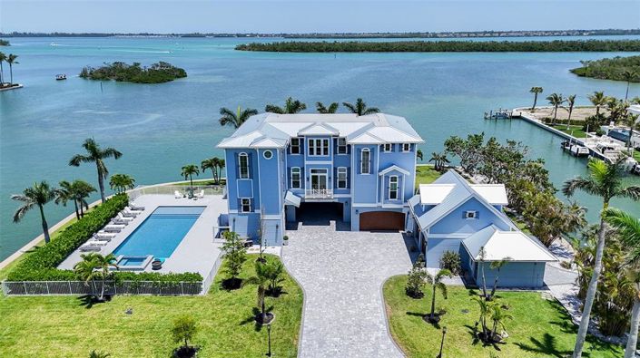 Image No.10-5 Bed Property for sale