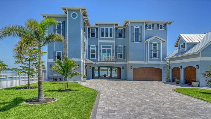 Image No.11-5 Bed Property for sale