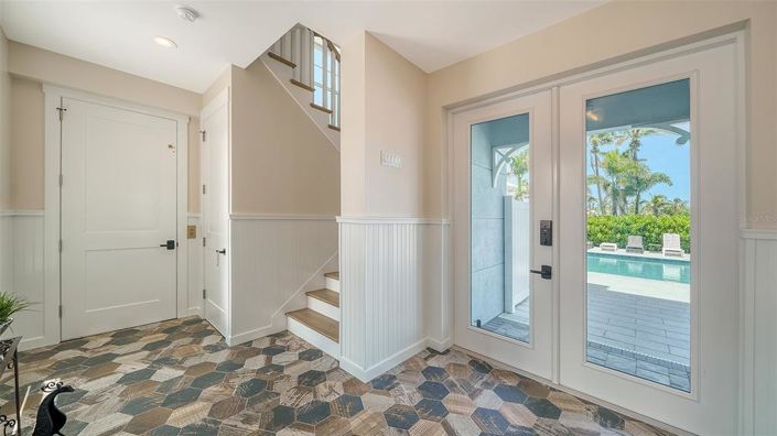 Image No.13-5 Bed Property for sale