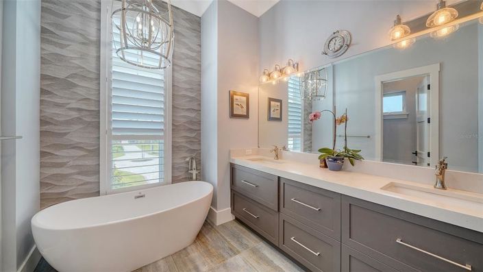 Image No.42-5 Bed Property for sale