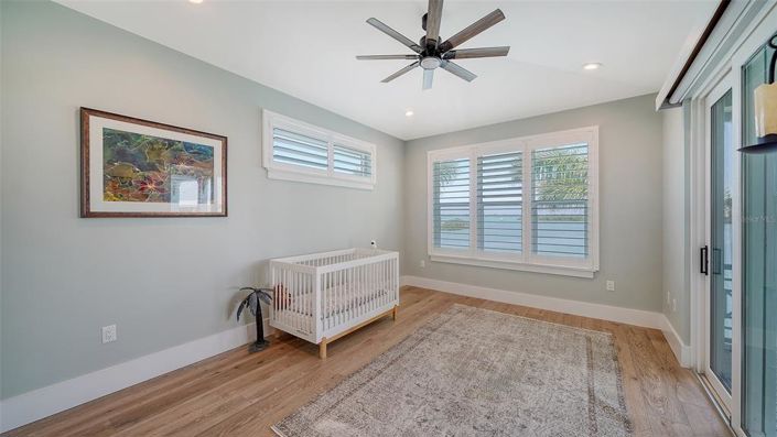 Image No.65-5 Bed Property for sale