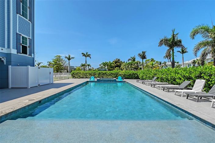 Image No.79-5 Bed Property for sale