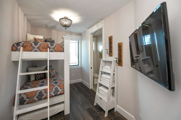 Image No.34-6 Bed Property for sale