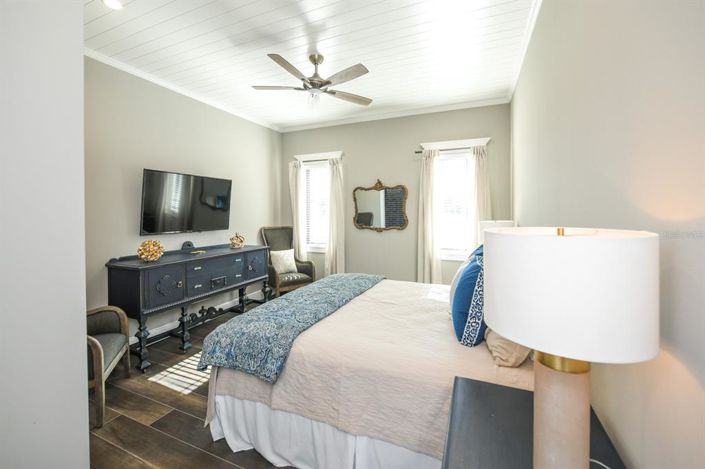 Image No.38-6 Bed Property for sale