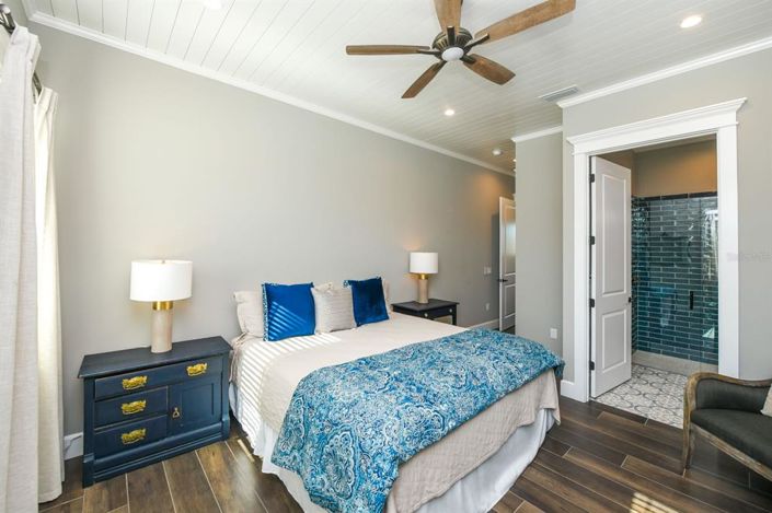 Image No.43-6 Bed Property for sale