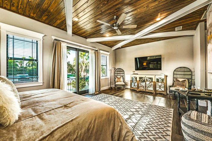 Image No.50-6 Bed Property for sale