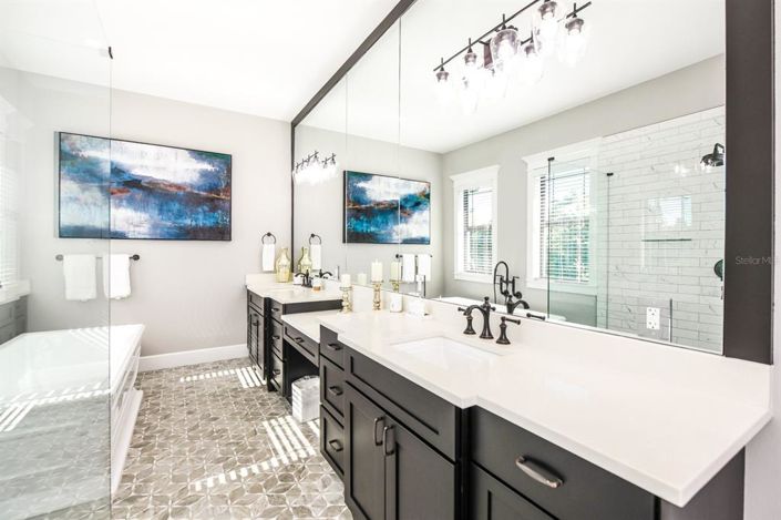 Image No.55-6 Bed Property for sale