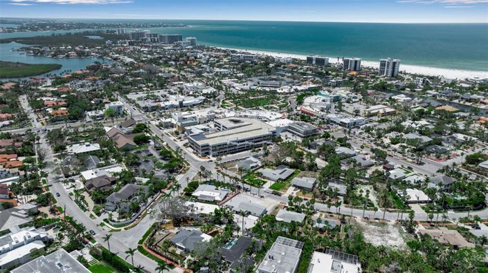 Image No.10-3 Bed Property for sale