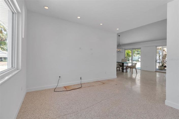 Image No.21-3 Bed Property for sale