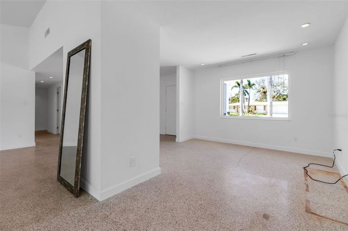 Image No.23-3 Bed Property for sale