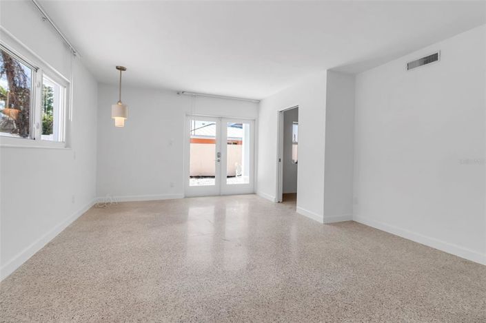 Image No.37-3 Bed Property for sale