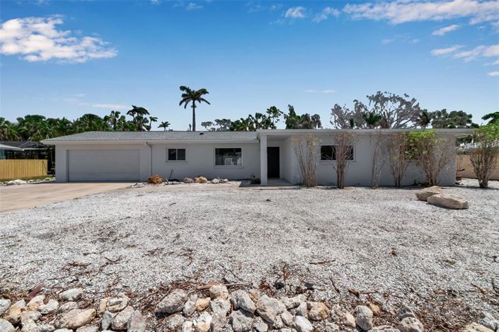 Image No.72-3 Bed Property for sale