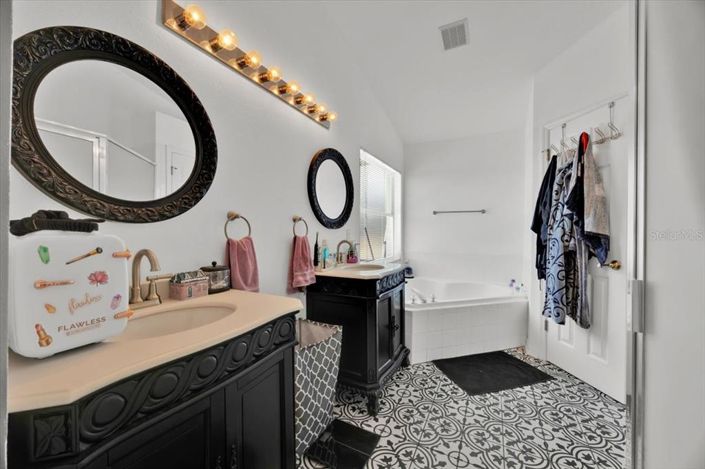 Image No.21-4 Bed Property for sale