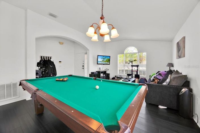 Image No.4-4 Bed Property for sale