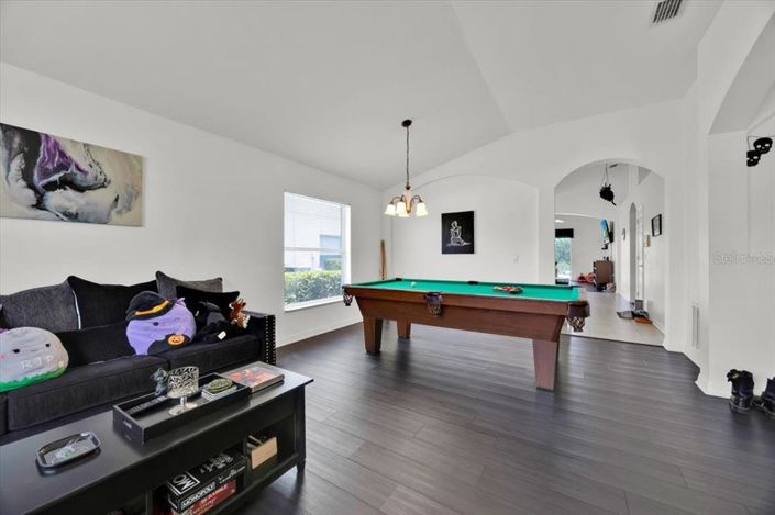 Image No.6-4 Bed Property for sale