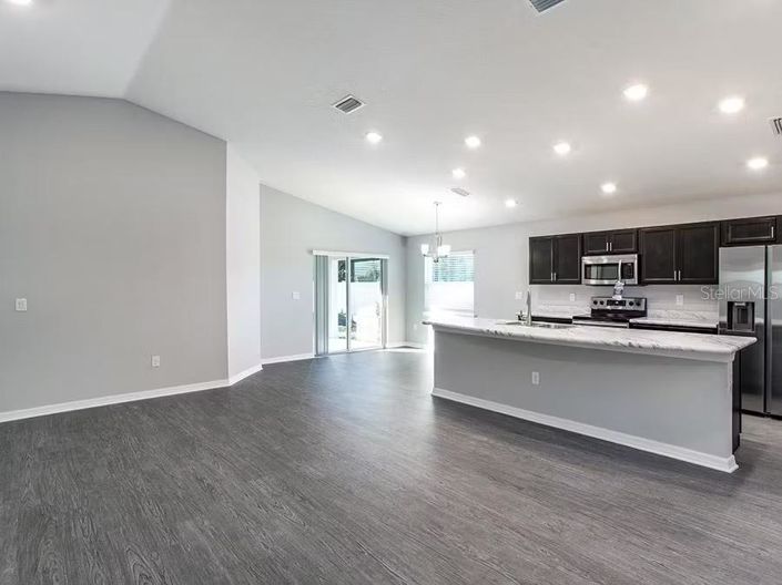 Image No.4-3 Bed Property for sale