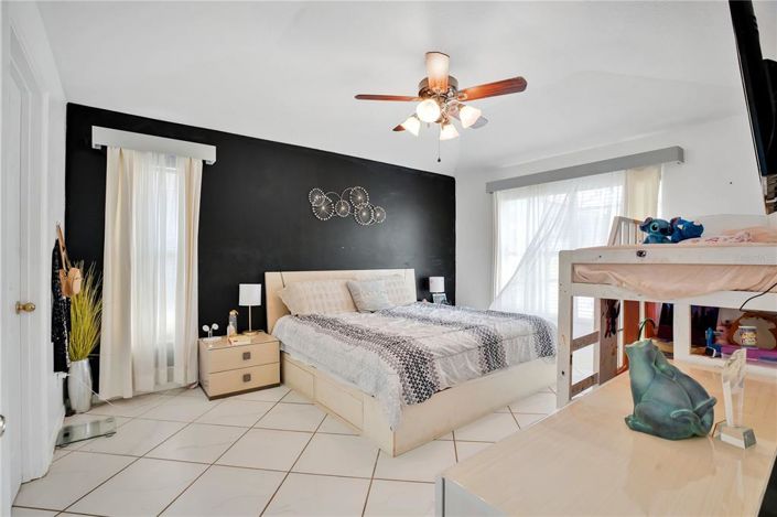 Image No.10-Propriété de 4 chambres à vendre à Davenport