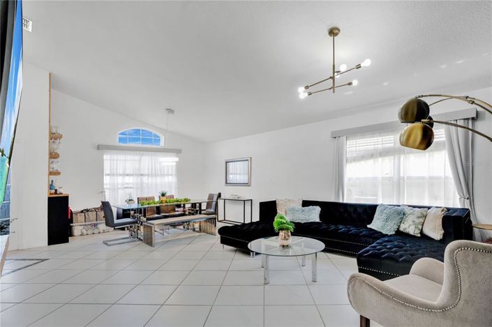 Image No.4-Propriété de 4 chambres à vendre à Davenport