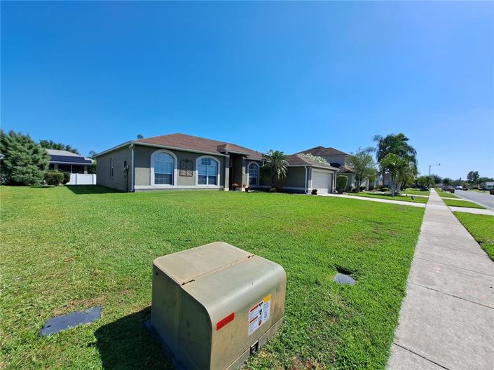 Image No.4-4 Bed Property for sale