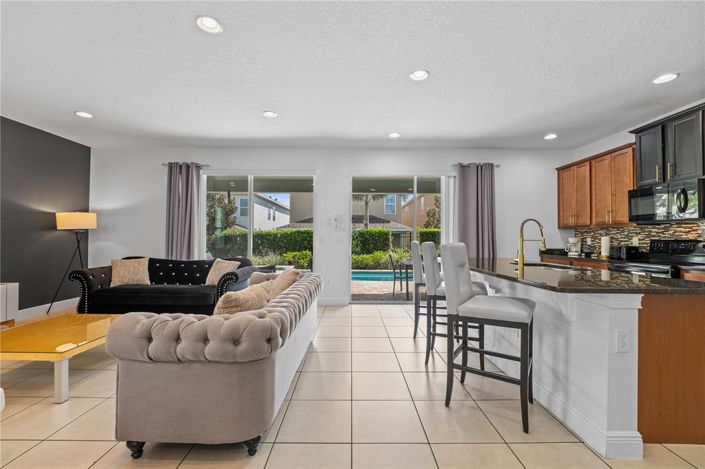 Image No.8-Propriété de 5 chambres à vendre à Kissimmee