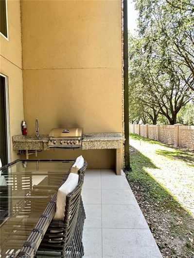 Image No.24-3 Bed Townhouse for sale