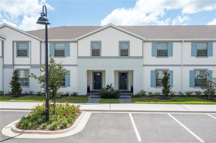 Image No.1-5 Bed Townhouse for sale