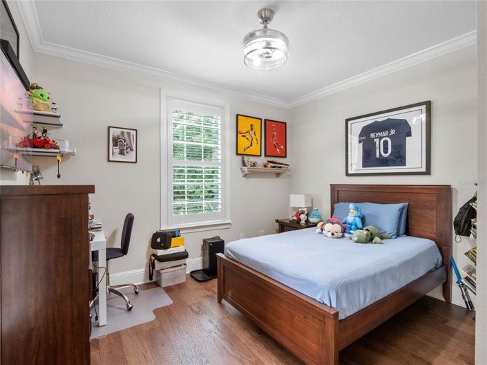 Image No.28-4 Bed Property for sale