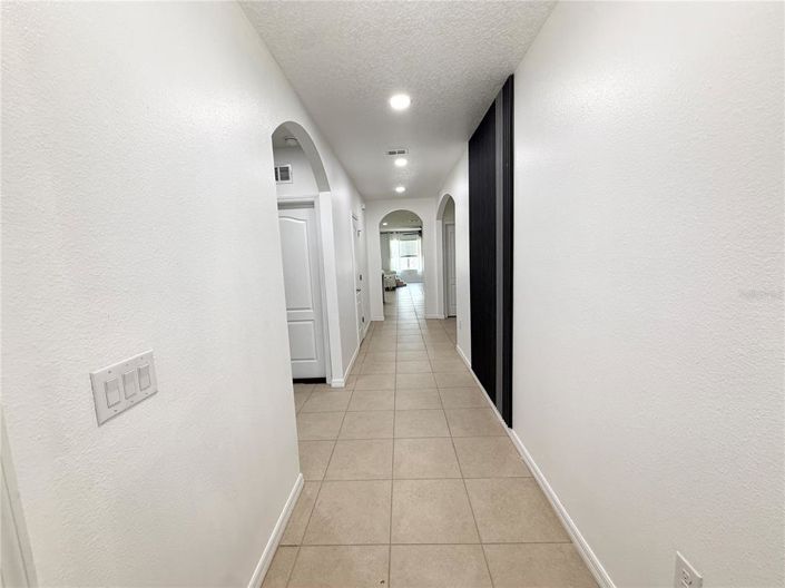 Image No.2-4 Bed Property for sale