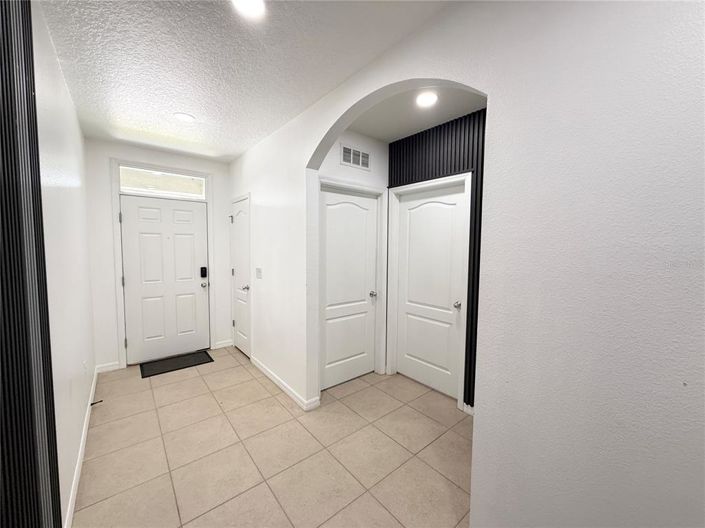 Image No.3-4 Bed Property for sale