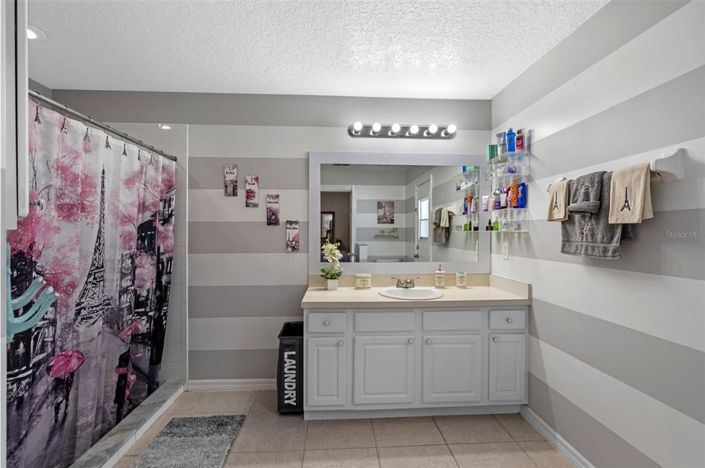 Image No.21-3 Bed Property for sale