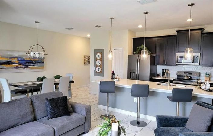 Image No.11-4 Bed Townhouse for sale