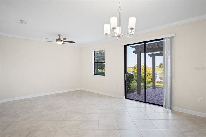 Image No.14-3 Bed Townhouse for sale