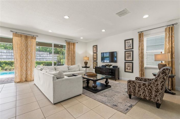 Image No.8-Propriété de 5 chambres à vendre à Kissimmee