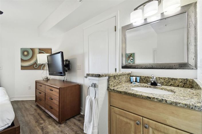 Image No.30-2 Bed Property for sale