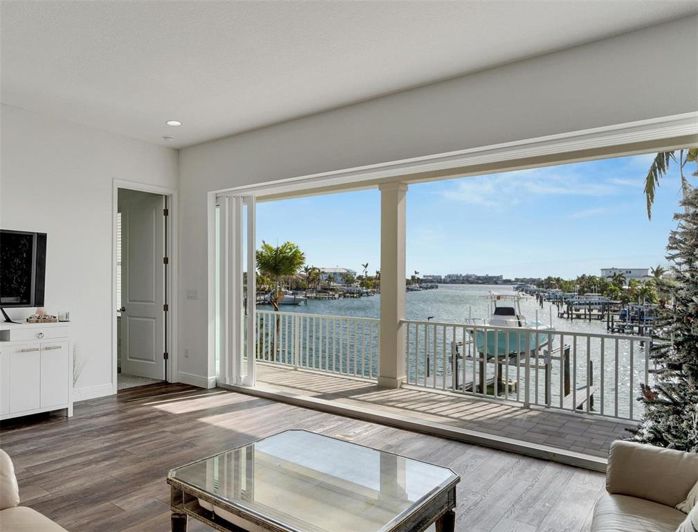 Image No.26-4 Bed Property for sale