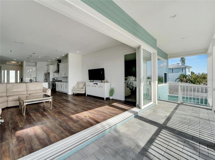 Image No.30-4 Bed Property for sale