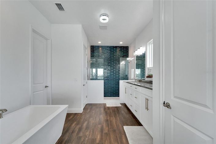 Image No.38-4 Bed Property for sale