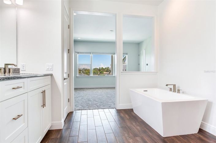 Image No.40-4 Bed Property for sale