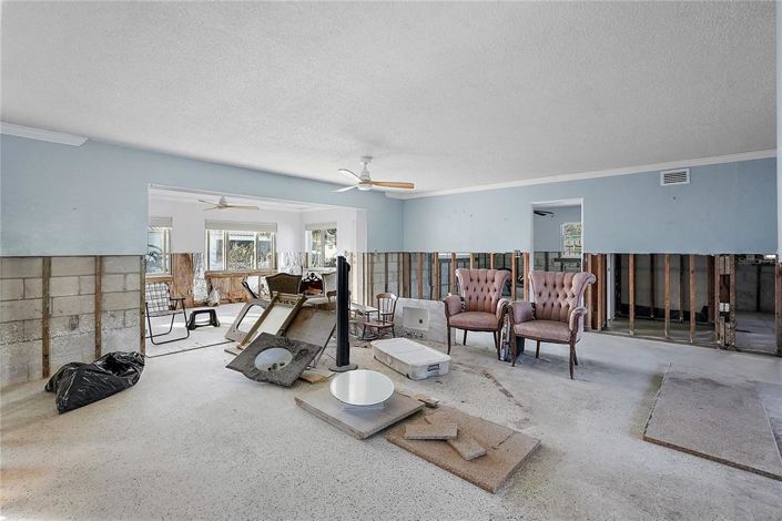 Image No.8-Propriété de 3 chambres à vendre à Treasure Island