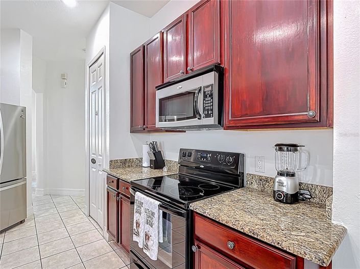 Image No.13-6 Bed Property for sale