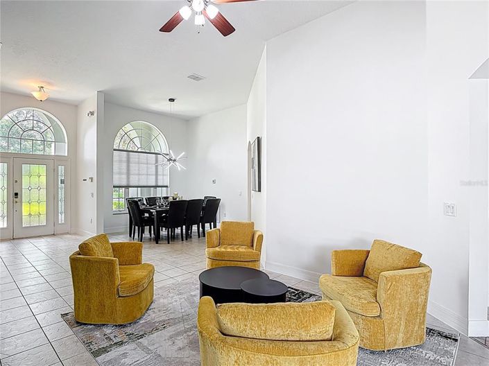 Image No.15-6 Bed Property for sale