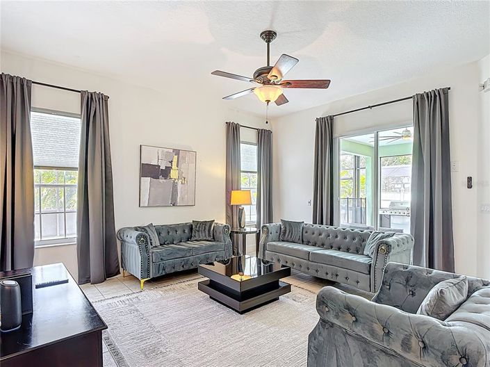 Image No.18-6 Bed Property for sale